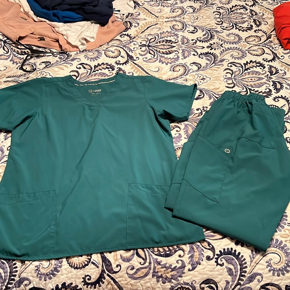 Medium scrub set